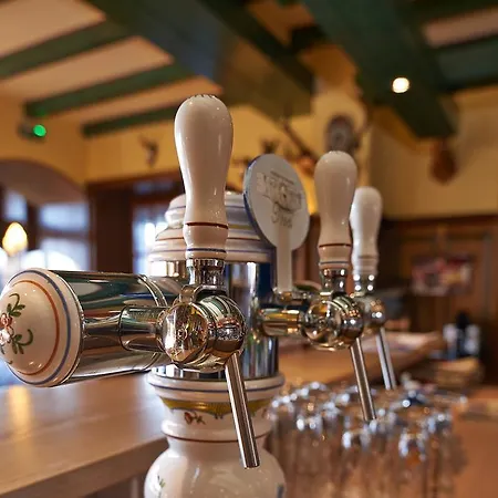 Et Restaurant Au Chasseur Hotel 3*