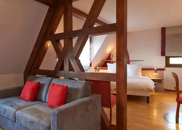 Hotel Et Restaurant Au Chasseur 3*